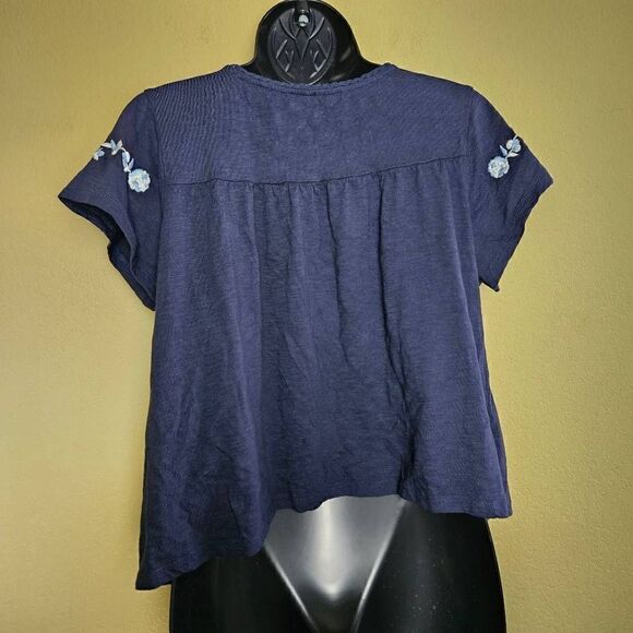 Dip Embroidered Blouse    - Picture 5 of 6